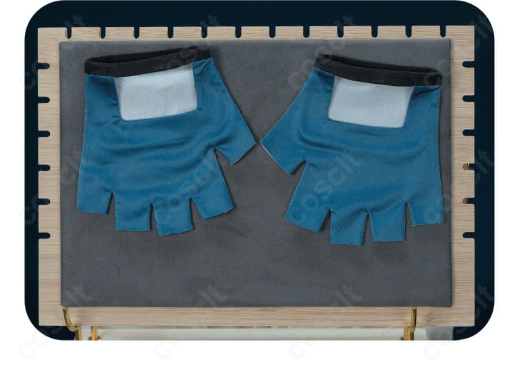 手袋の装飾ディテール。シンプルで上品な意匠が全体の統一感を高める近接。