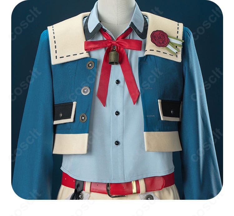 シャツ襟元の装飾詳細。刺繍と意匠パーツの配置でコンセプトを表現した近接写真。