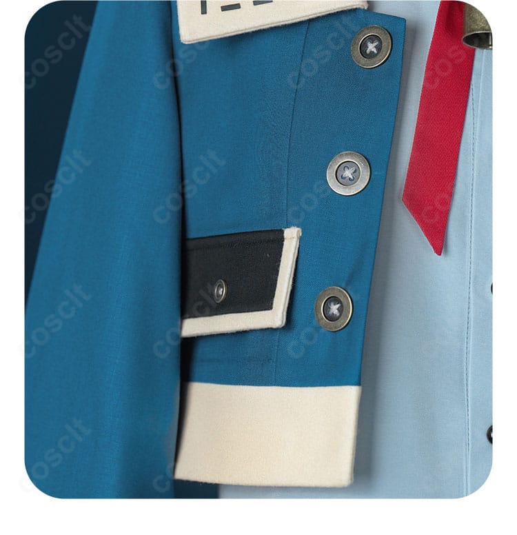 コート前立てとボタンの詳細。着脱しやすい構造と装飾性の両立を示す写真。