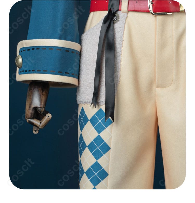 パンツ脚部の縫製ディテール。ステッチの整いと生地の落ち感を示す近接。