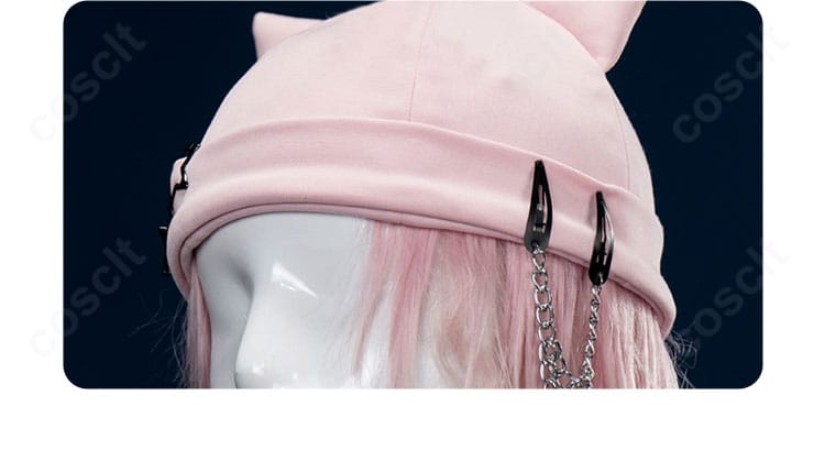 悪魔衣装の帽子ディテール。シルエットと装飾の配置、被った際のバランスが分かる画像