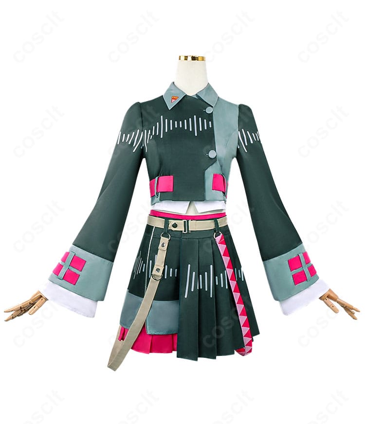 衣装正面ディテールの接写。快適な生地感と縫製ライン、胸元〜ウエストの質感を確認できる。