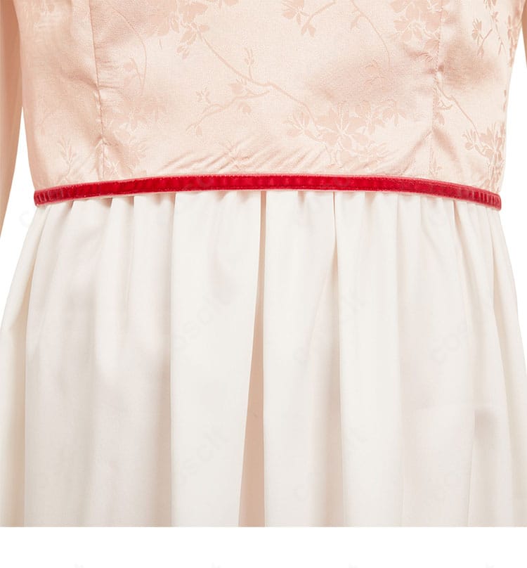 三途春千夜 スーツver. 裾周りのディテール。動きに合わせて整うクリーンなヘムライン。