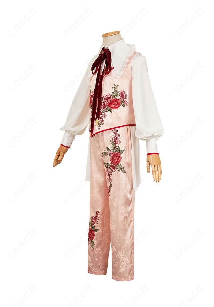 三途春千夜 スーツver. 左側面ディテール。袖とベストの重なりが生むスタイリッシュな印象。