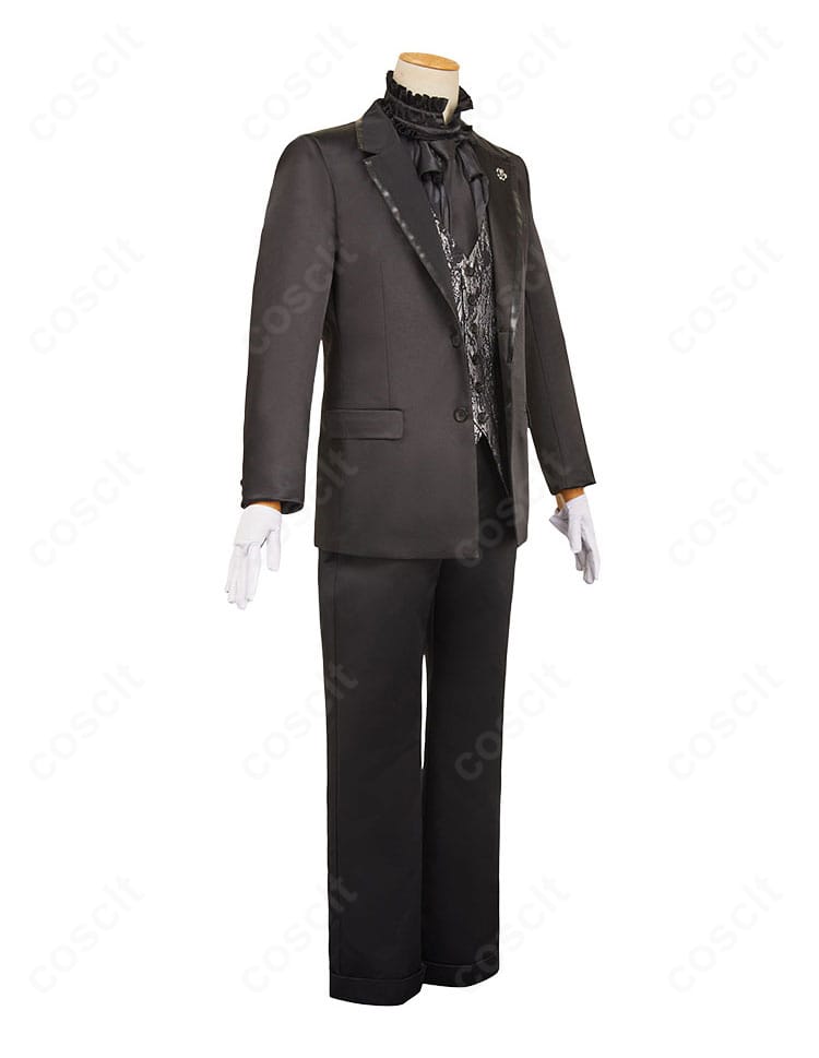 佐野万次郎 コスプレ衣装を右側から撮影した画像。肩から裾への落ち感とハリのある質感を確認可能。