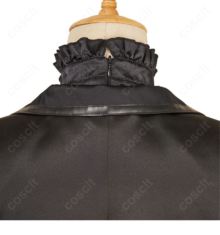 佐野万次郎 スーツverコスプレ衣装の背面装飾ディテール。背中の切り替えとベントの仕上げを強調。