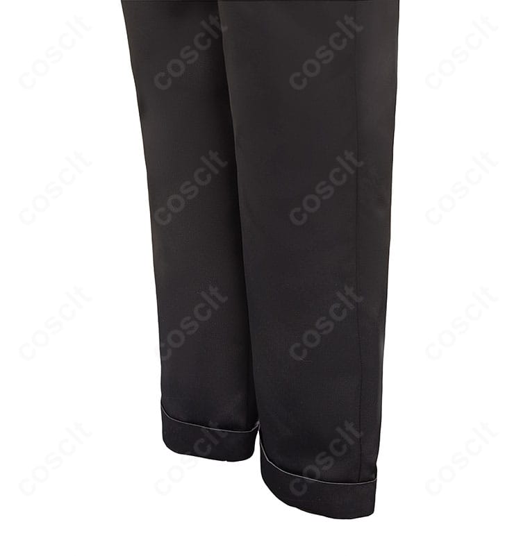 佐野万次郎 コスプレ衣装のパンツ部分ディテール。センタープレス風のラインで脚長効果を演出。