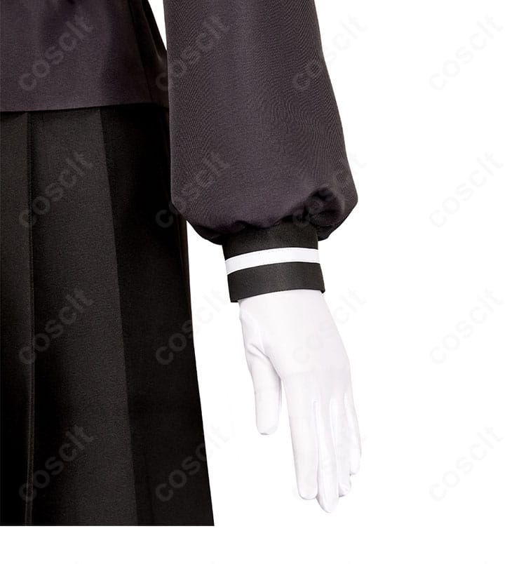 袖口の装飾ディテール。カフの形状とライン配色を丁寧に再現したクローズアップ。