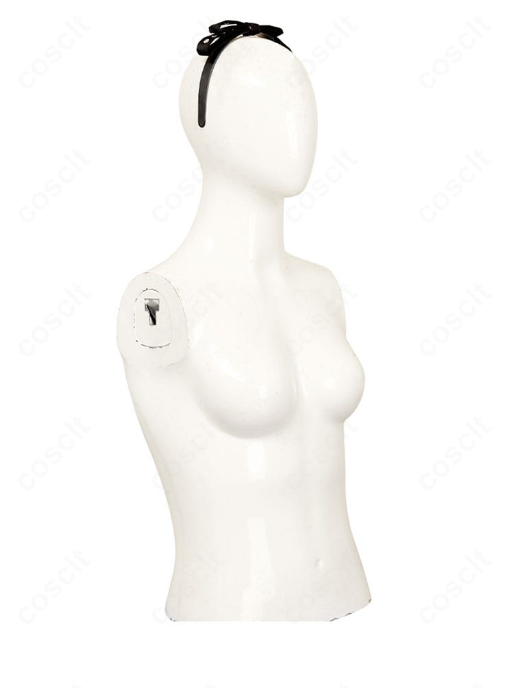 九十九過子の髪飾りクローズアップ。キャラクター性を伝える意匠