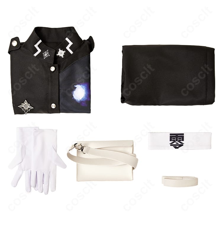 セット内容一式の展示写真。トップス、ズボン、腕章、ベルト、ウエストポーチ、手袋、太もも飾りを並べた構成。