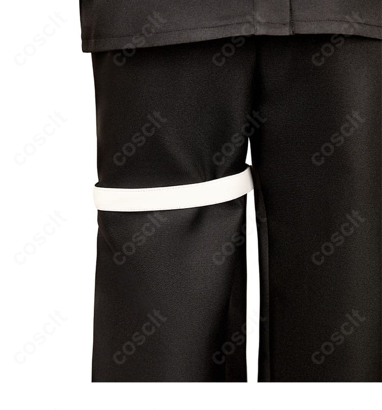 パンツ部分のディテール。太もも飾りやシームラインなど再現度の高い造形が見える。