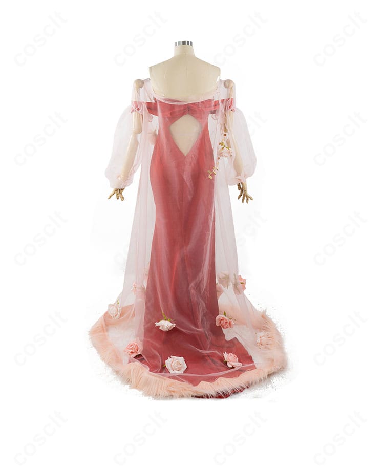 真希波・マリ・イラストリアス風コスプレ衣装の背面。ドレープ感のある羽織と美しいバックシルエットを確認。