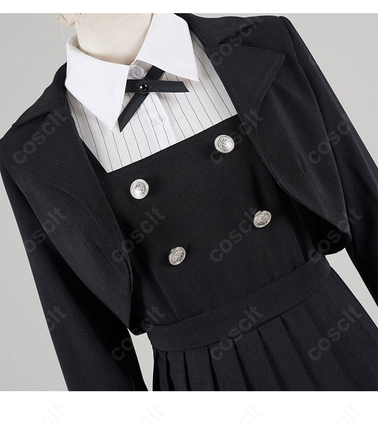 白矢環（シロ）衣装の襟元装飾ディテール。精緻な刺繍と縁取りで上品さを強調したクローズアップ。