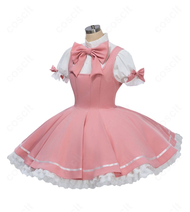 木之本桜バトル衣装の側面。袖やスカートの立体感、特徴的なディテールが際立つ角度。