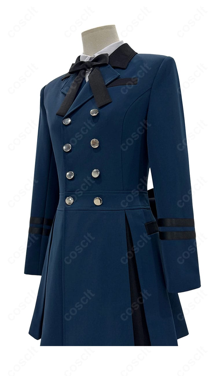 黒執事II シエル・ファントムハイヴ コスプレ衣装の左側面。肩から裾へのラインとフィット感の確認用画像