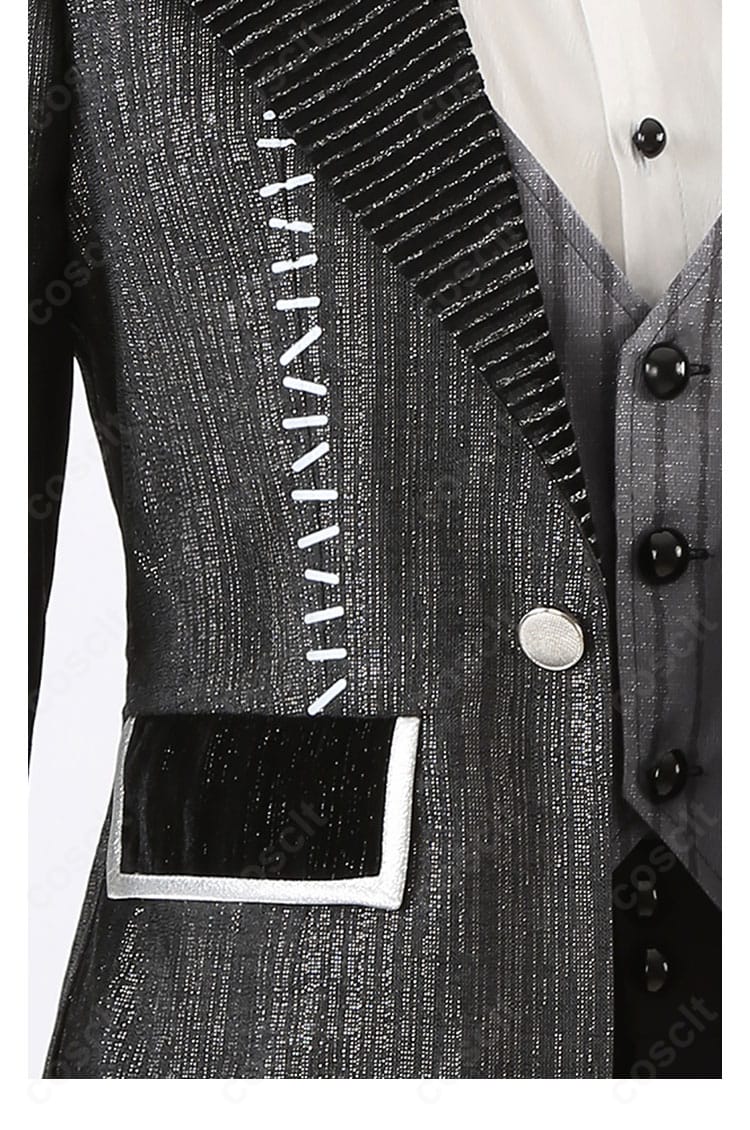 襟元の装飾ディテール。スカーフのレイヤーと襟の形状、華やかなデザインポイントを明確に示す一枚。