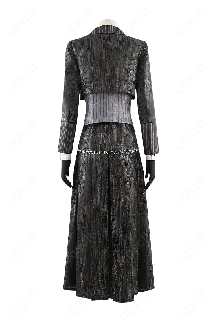 背面全体のヴィル・シェーンハイト ハロウィーン2024衣装。コートの後ろ姿と装飾の配置が分かる。