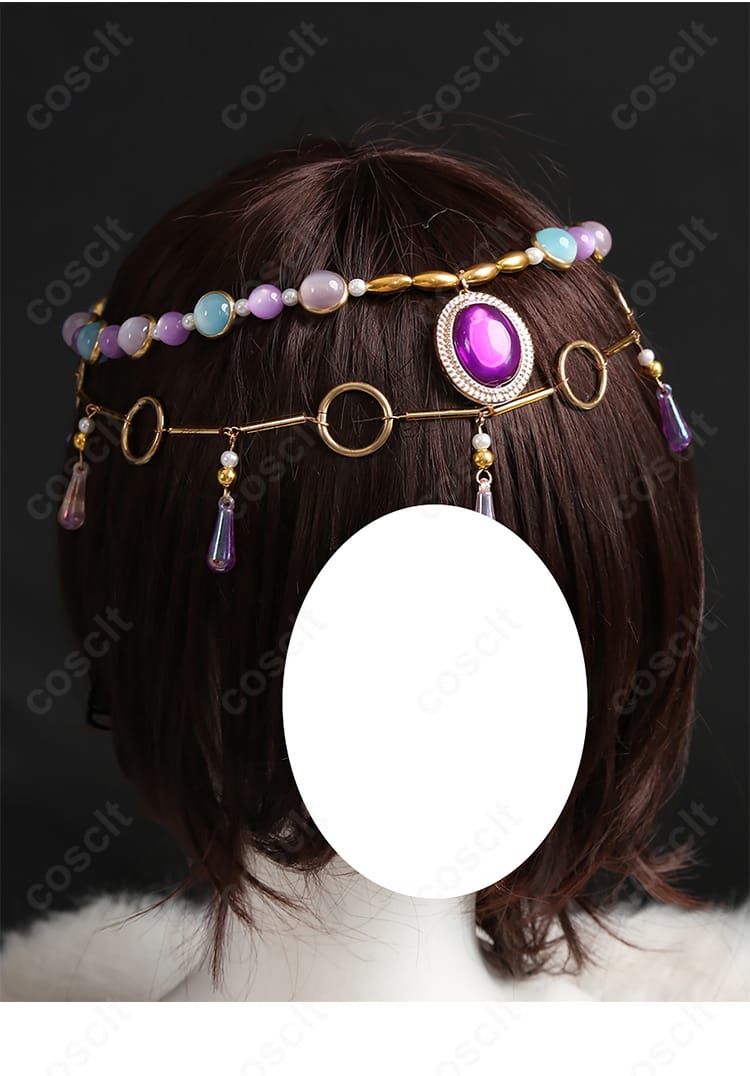 髪飾りの接写。石座とビーズの配置、留めピンの見えにくい取り付けを示す。