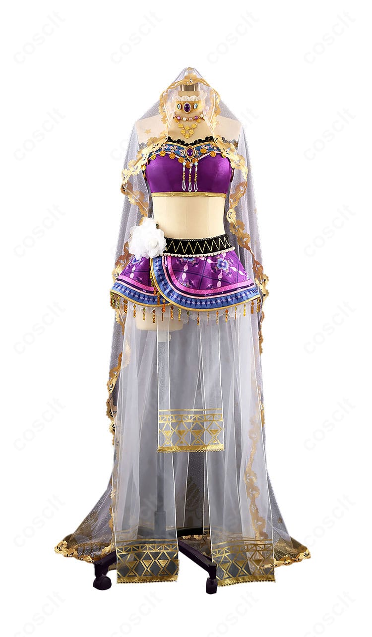 トップス・スカート・レギンスのフロントディテール。胸元の装飾とライン取りで再現度を確認できる画像。