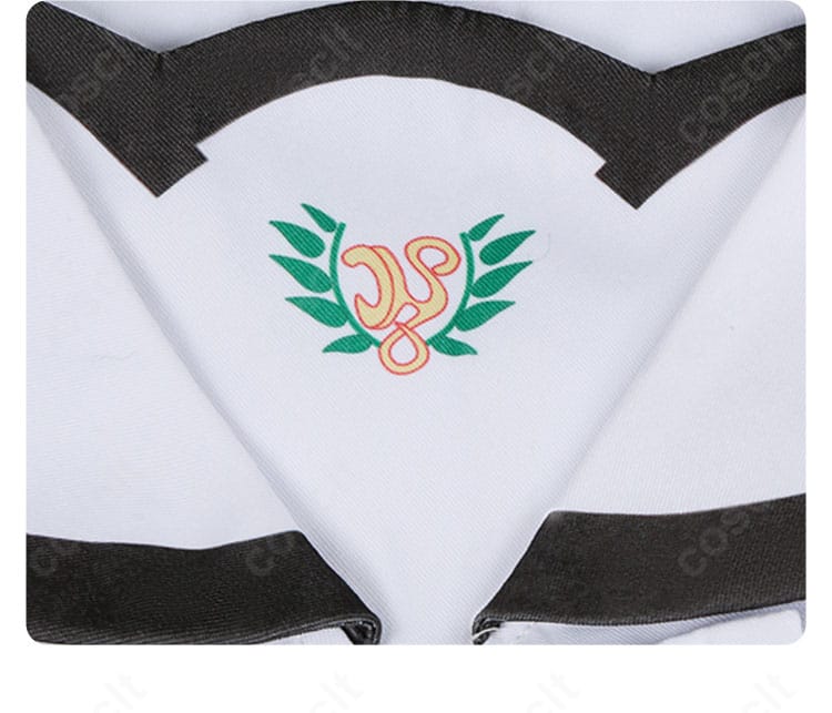 襟の柄装飾アップ。可愛らしい印象を与えるパターンと配色の見せ所。