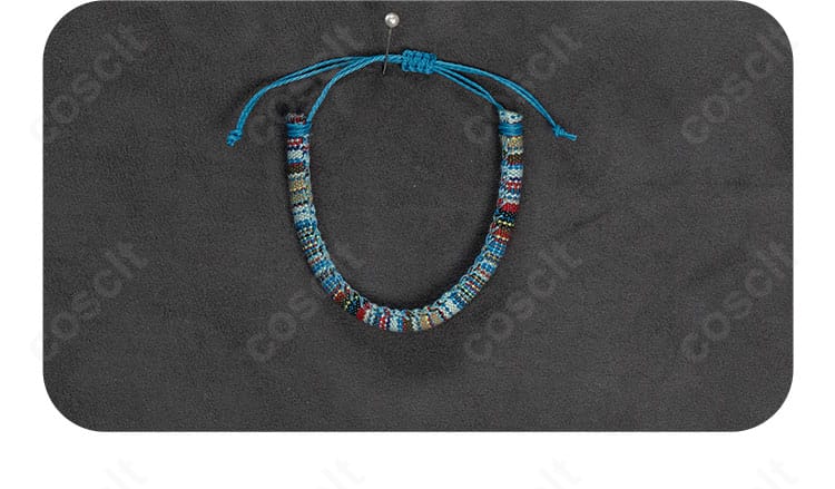 スタジオ撮影イメージ。ストロボ下での発色と反射の具合