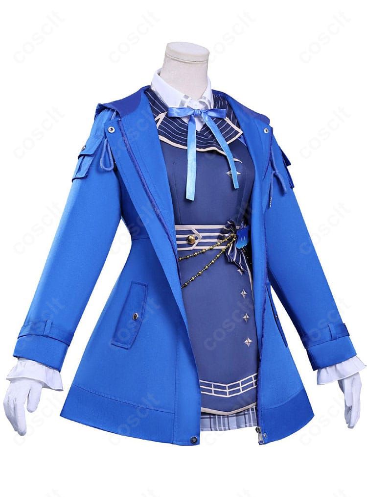 雨海ルカ コスプレ衣装の右側ディテール。袖口のベルトやサイドライン、付属チェーンの質感を確認できる写真。