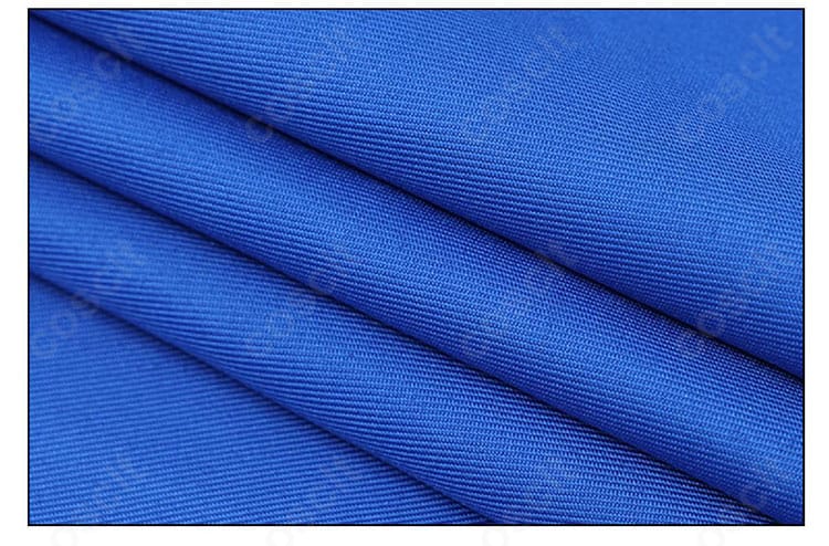 雨海ルカ コスプレ衣装の生地質感ディテール。高発色でシワになりにくい素材の表面感が分かる接写。