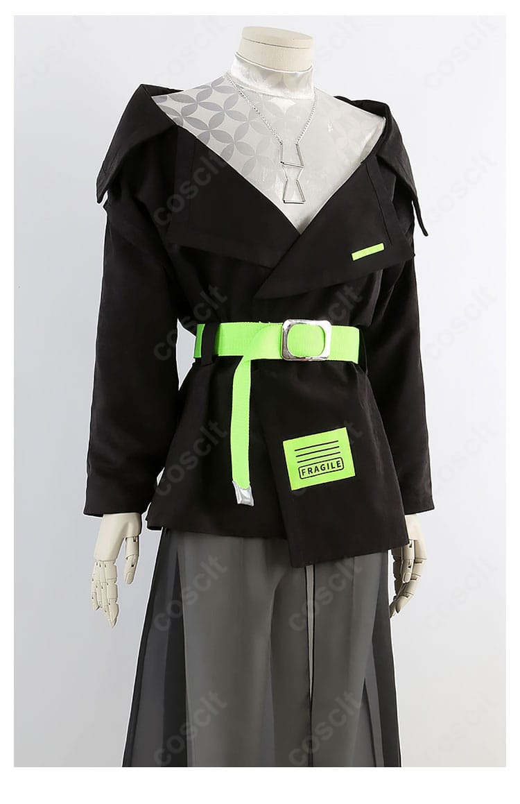 フラジールver. の襟元アップ。重ね襟の配色やステッチ、ネックレスの位置関係が分かるディテール写真。