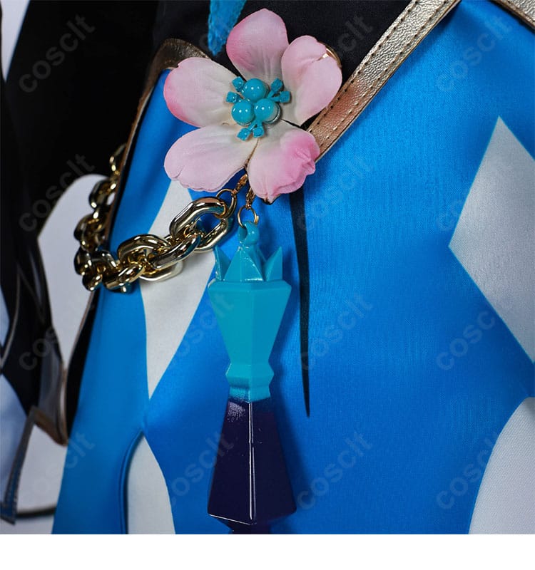 ケリュドラ衣装の腰飾りディテール。立体感のある豪華デザインで存在感を強調。