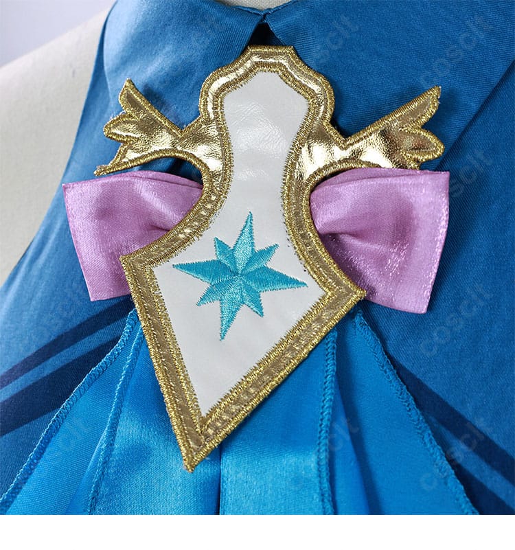 ケリュドラ衣装のスカーフ装飾ディテール。精巧な刺繍がアクセントとなる近接写真。