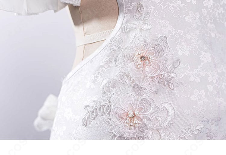 勝利の女神：NIKKE ドロシー チャイナドレス 生地ディテール。花柄模様と生地表面の質感・光の乗り方が分かる拡大画像。