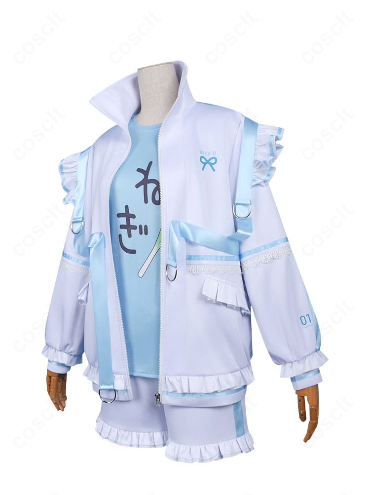 初音ミク ドンキフェア2025 コスプレ衣装 側面ビュー｜シルエット・丈感・フィット感を確認