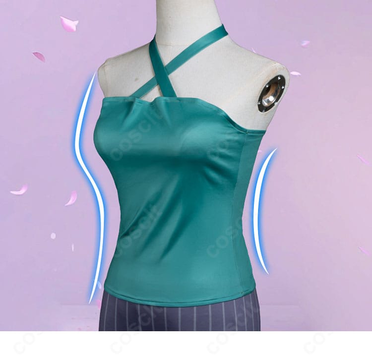 ストリノヴァ 香奈美「世紀の歌姫」コスプレ衣装の着用時シルエット。女性らしいカーブを美しく見せるデザイン。