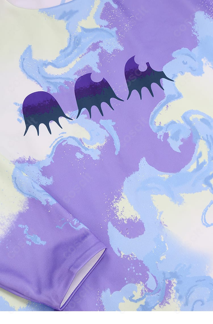 胸元のプリント・装飾ディテール｜湊大瀬の象徴的なモチーフを忠実に再現