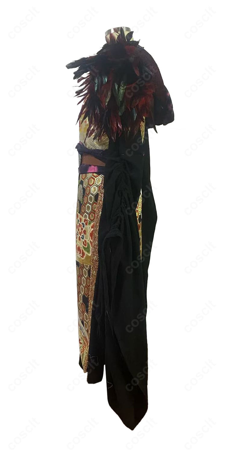 十蘭 コスプレ衣装の側面ディテール。シルエットのラインと袖の落ち感を示す角度の写真