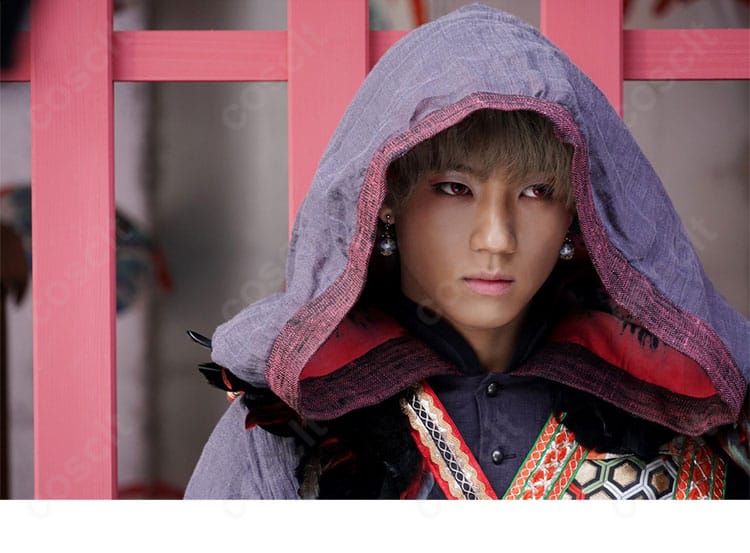 十蘭 コスプレ衣装の装飾ディテール接写。襟元や紐飾りなど和装らしい意匠を強調