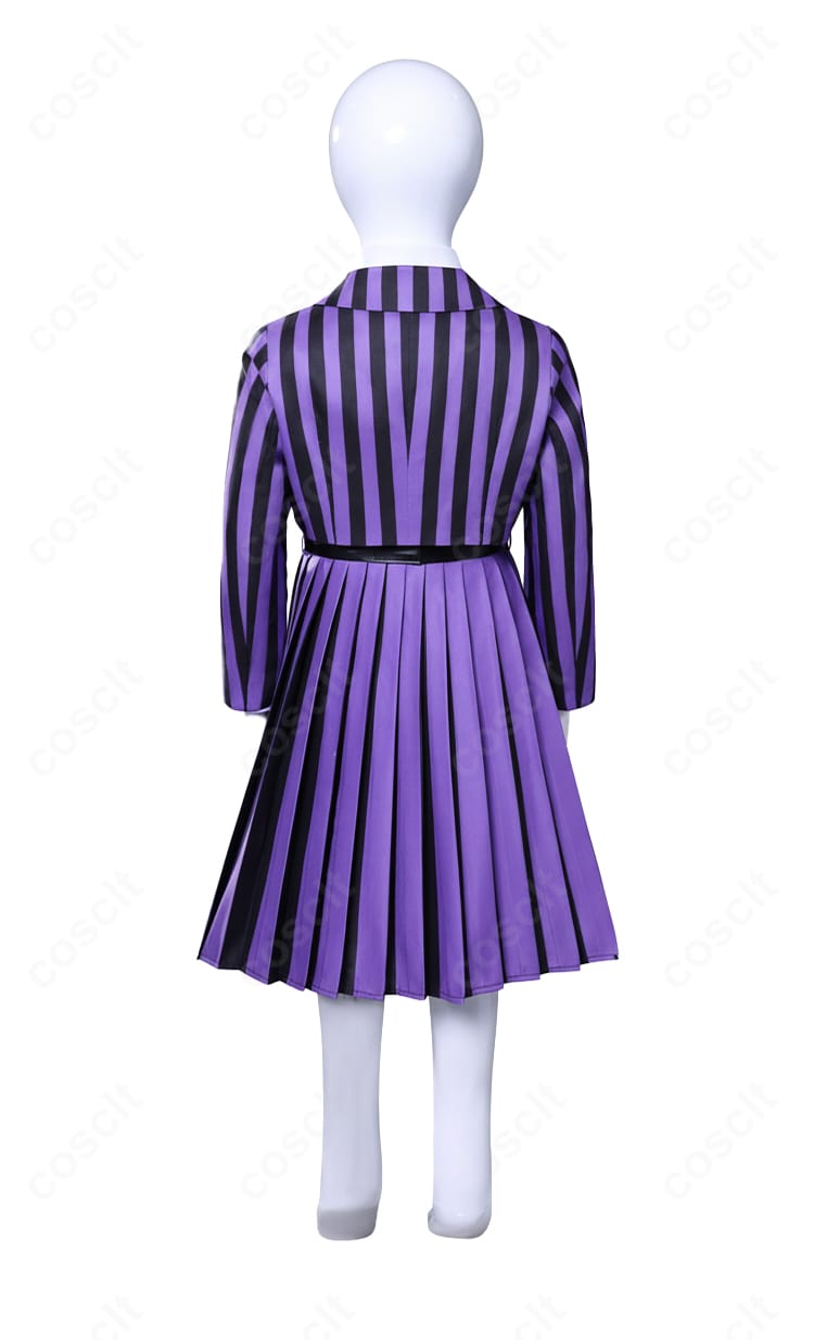 ウェンズデー キッズ用コスプレ衣装 背面ディテール|後ろ姿までしっかり作り込まれた完成度の高い仕上げ