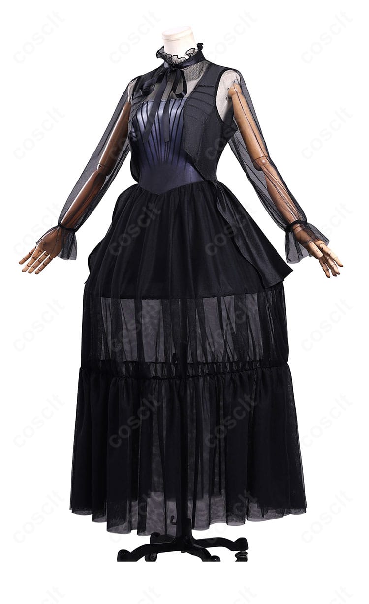 ウェンズデー・アダムス コスプレ衣装 側面アングル。立体的なシルエットと繊細なラインをチェック。
