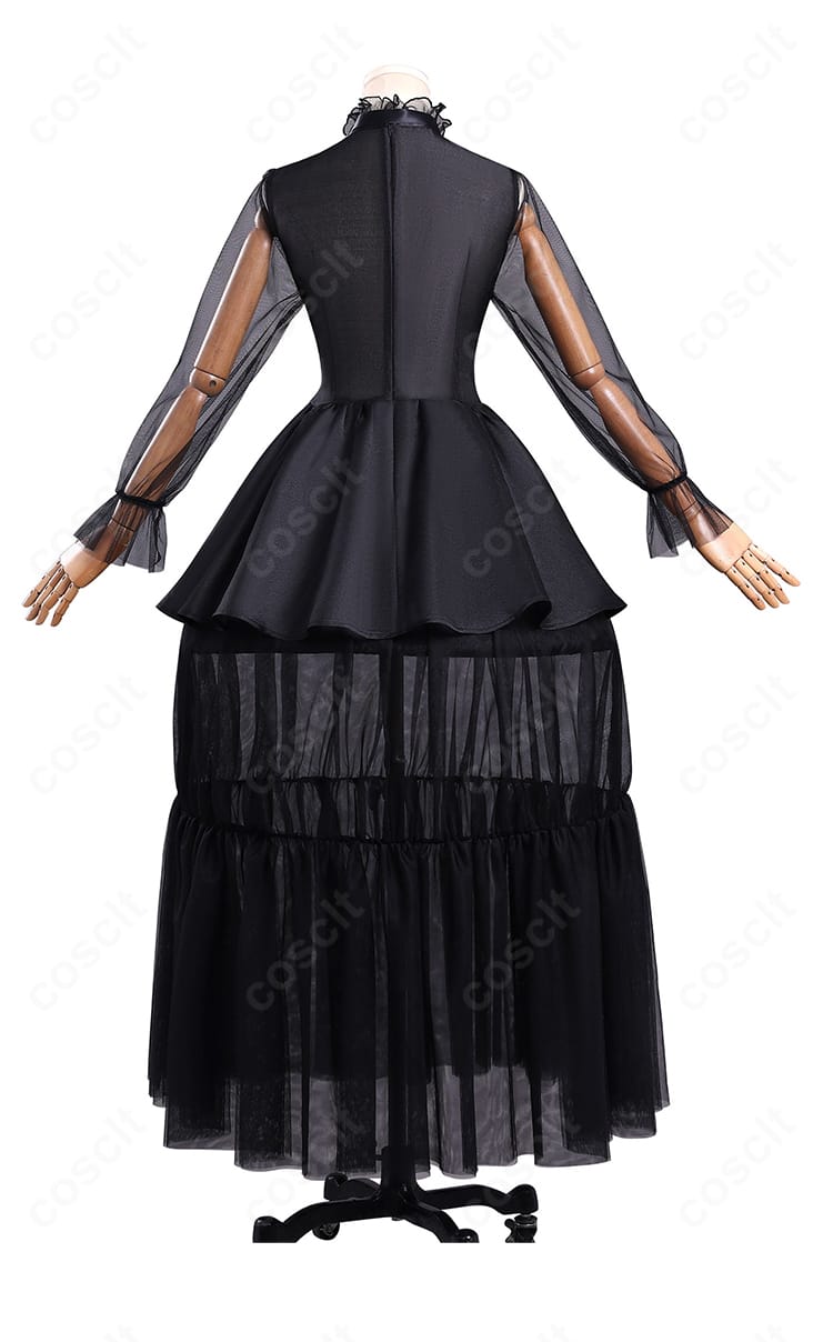 ウェンズデー 仮面舞踏会ドレス 背面写真。リボンとレース装飾が美しい後ろ姿を再現。