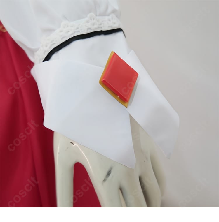 勝利の女神NIKKE ルージュ コスプレ 左袖の赤い四角装飾ディテール|キャラクターの個性を際立たせるポイント。