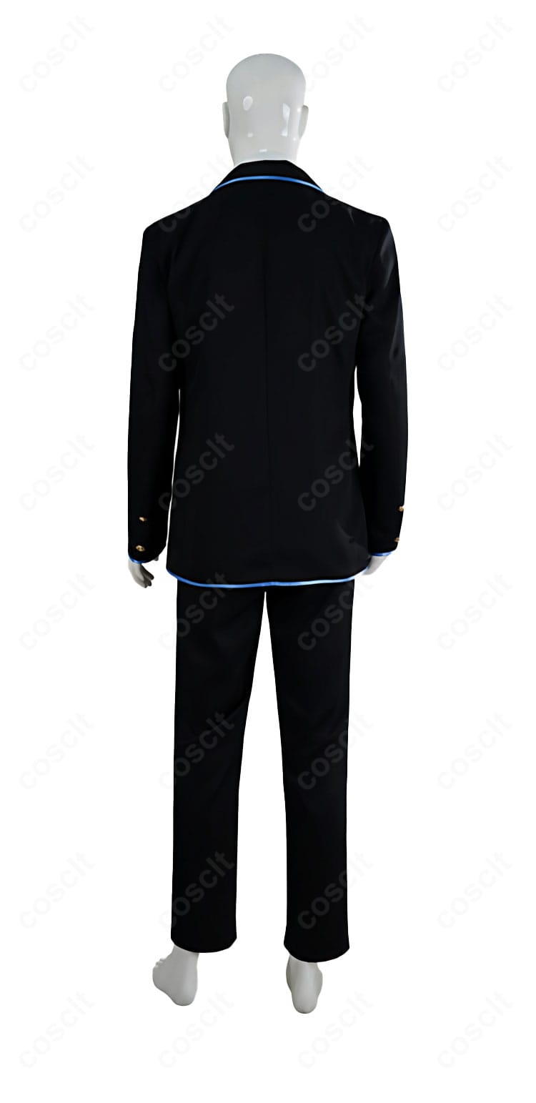 千歳朔 コスプレ衣装 背面 写真｜後ろ姿まで細部にこだわったデザイン