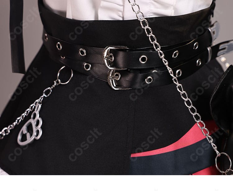堕天使風パンク コスプレ衣装 腰飾りディテール|シルバーアクセでパンク感を強調。