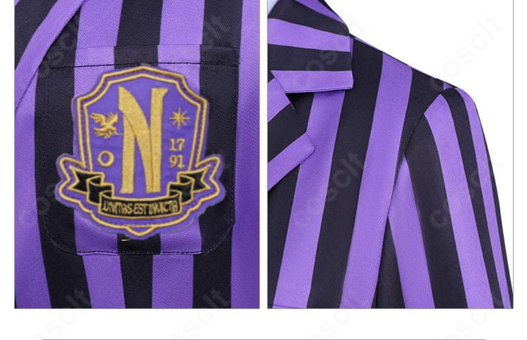 ウェンズデー・アダムス 外套胸章・校章 細部写真｜ネヴァーモア学園の象徴的なエンブレムを再現。