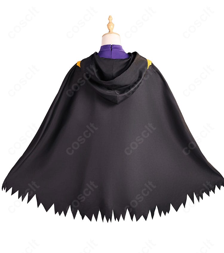 葬送のフリーレン フリーレン コスプレ衣装 背面図|マントの流れるようなシルエットが魅力的な後ろ姿。