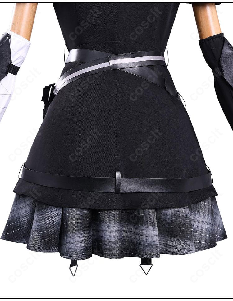 黒部ナノカ コスプレ衣装 背面裾装飾ディテール|動くたびに揺れるデザインが印象的