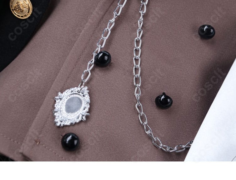 原神 ディルック コスプレ衣装 腰飾り部分のアップ｜ベルトとチェーン装飾の美しい仕上げ