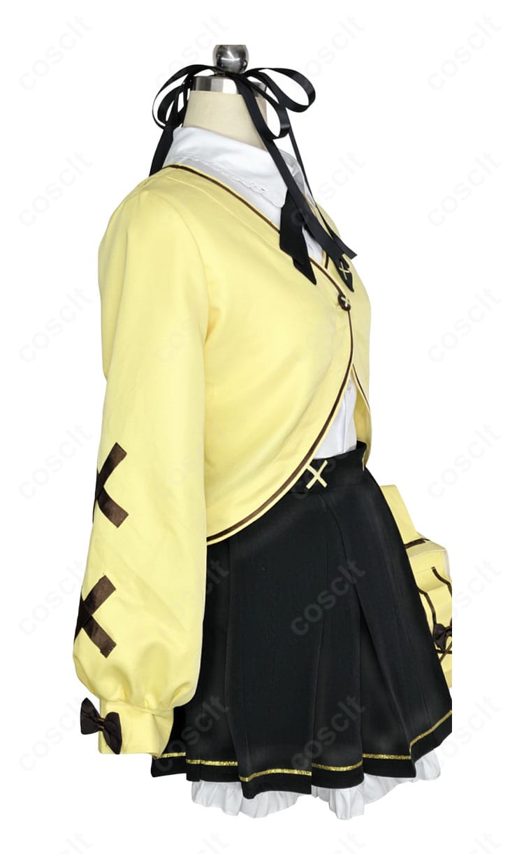 ブルーアーカイブ Rena コスプレ 左側面｜髪飾りとコートのカッティング・動きやすさをチェック