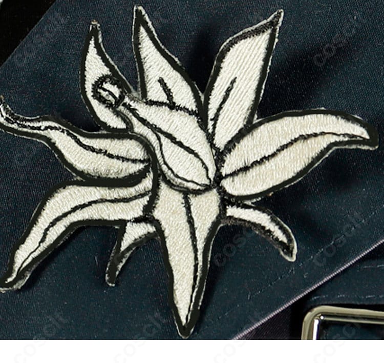 花柄装飾が入った大鈴木くらら 私服コスプレ衣装の細部|高級感のある仕上がり