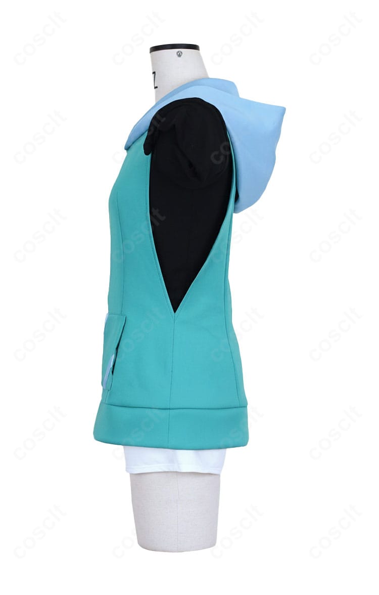 リコ コスプレ衣装 左側ディテールアップ|袖口や装飾部分の丁寧な仕上げ