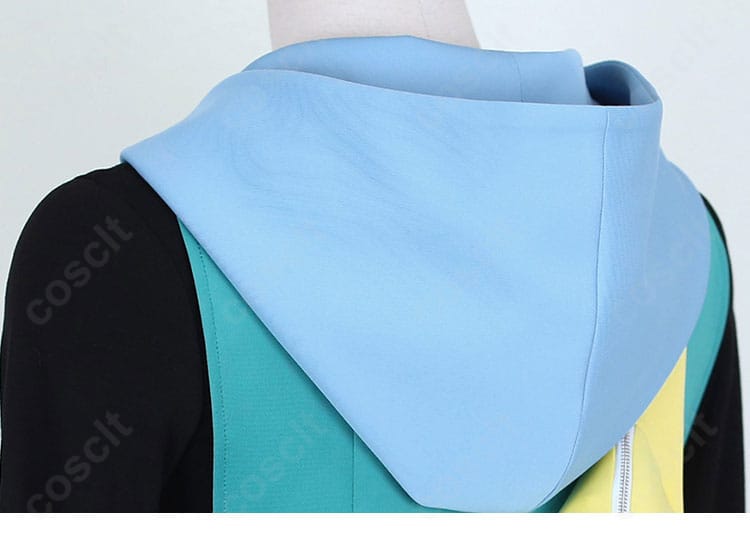 衣装背面のフード部分のアップ|リコ メガボルテージVer コスチューム 再現度抜群